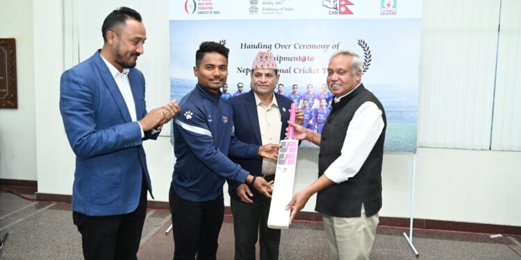 भारतले नेपाली क्रिकेट टिमलाई दियो २० ब्याट