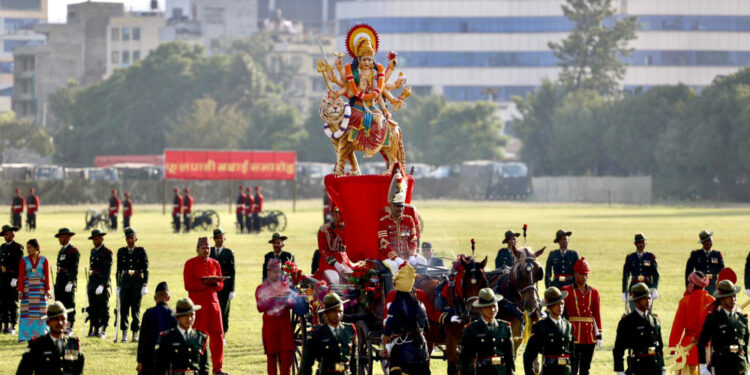नेपाली सेनाले गर्‍यो फूलपाती बढाइँ