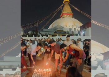 इजरायलमा मारिएका विद्यार्थीको सम्झनामा बौद्धमा दीप प्रज्वलन