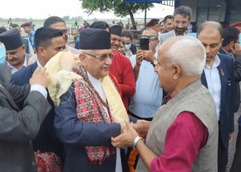 ओलीले काेशीका पराजित उम्मेदवार ढकाललाई भने-‘राम्रोसँग चुनाव गराउनु भएकोमा धन्यवाद’