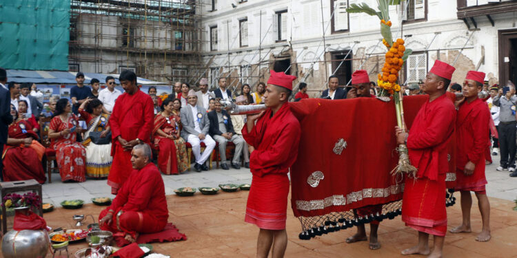 आज फूलपाती, बढ्यो दसैंको चहलपहल