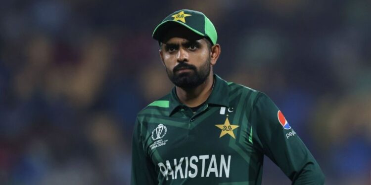 बाबर आजमले दिए कप्तानीबाट राजीनामा