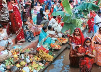 छठको मूख्य दिन आज, अस्ताउँदो सूर्यको पूजा गरिँदै