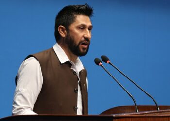 रवीको प्रश्न : नेताहरु भ्रष्ट भए भन्दैमा दलहरुमाथि नै प्रतिबन्ध लगाउने त?