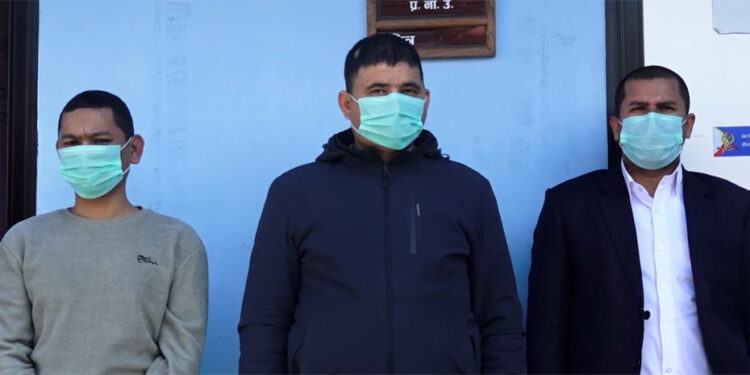 फर्जी कागज बनाएर विदेश पठाउने सरकारी कर्मचारी, प्रहरीसहित ३२ जना पक्राउ