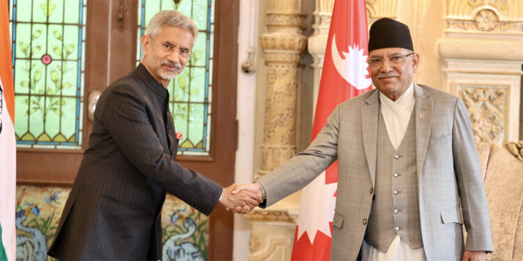 प्रधानमन्त्री दाहाल र भारतीय विदेशमन्त्रीबीच भेटवार्ता